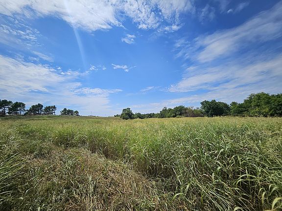 3rd image of 000 S Linebarger