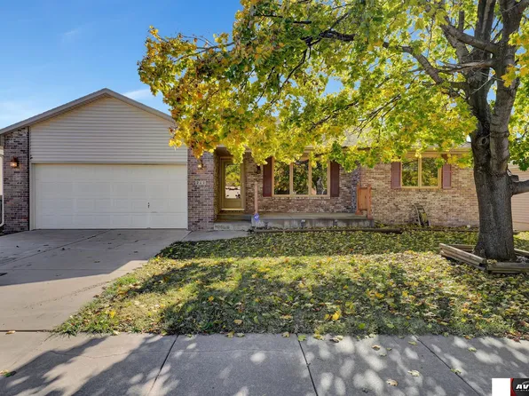 211 Hartley St, Lincoln, NE 68521