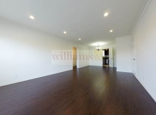7000 La Tijera Blvd, Los Angeles, CA 90045