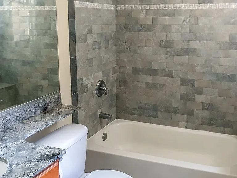 849 W Wellington Ave — Photo 18