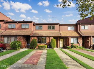 93 Gateway Dr, Staten Island, NY