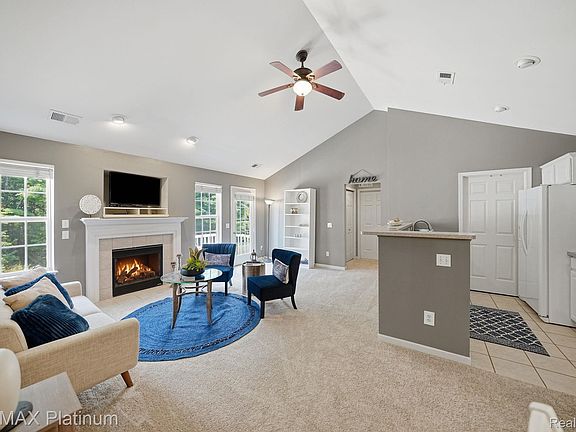 3rd image of 690 Olde English Cir