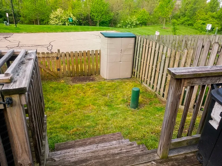 Deck, garden, garden tools shelf