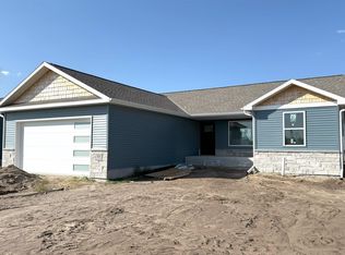 534 E 3rd St, Imperial, NE 69033