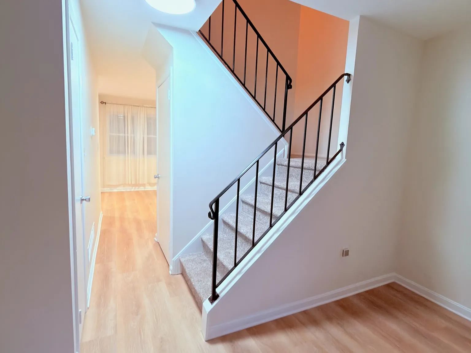 3 bed, 1200 sqft, $1,950 — Photo 4