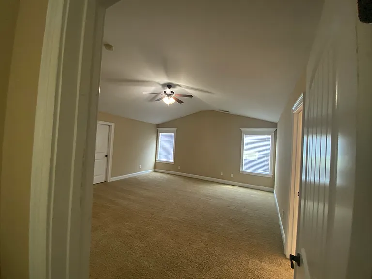 319 Haywood Dr — Photo 42
