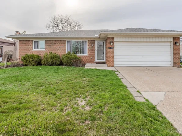 24408 Cambridge St, Woodhaven, MI 48183