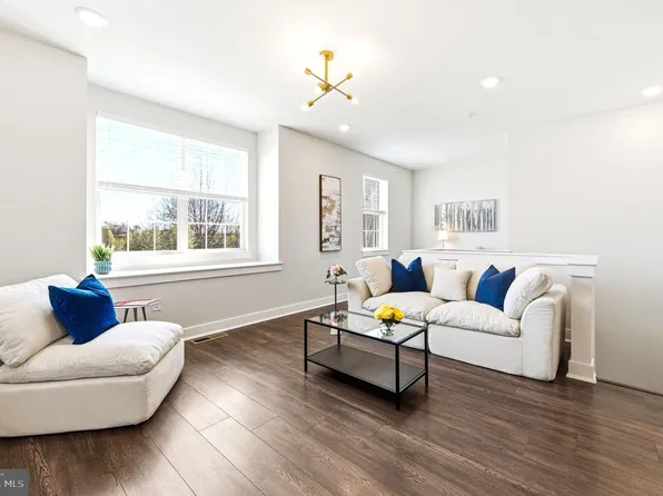 142 Annapolis St #A, Bensalem, PA 19020