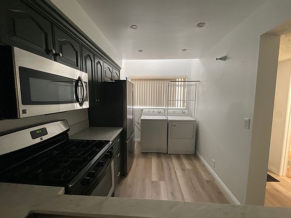 Kitchen laundry area