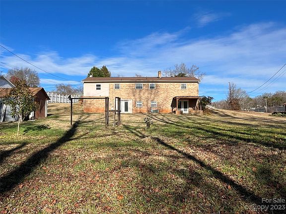 5th image of 1103 Floral Dr
