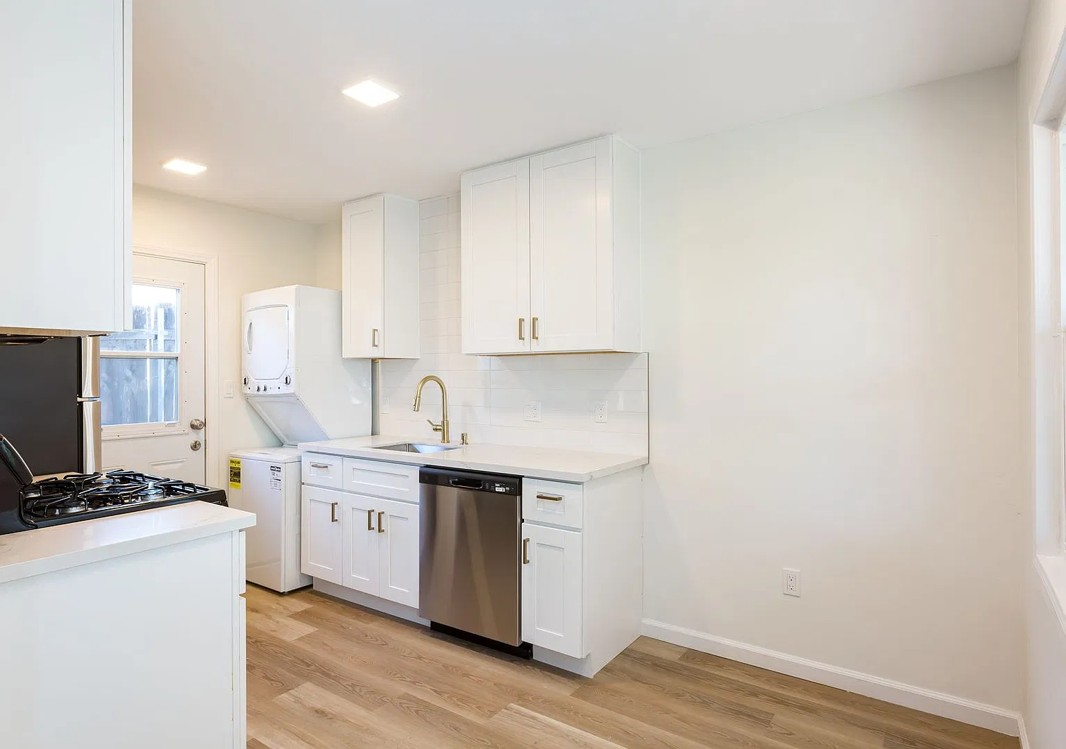 ~Price Dropped Spacious 1-Br Unit In la Mesa With W/D In Unit! — Photo 4