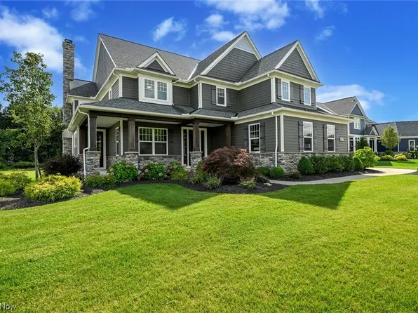 6525 Summer Wind Dr, Brecksville, OH 44141