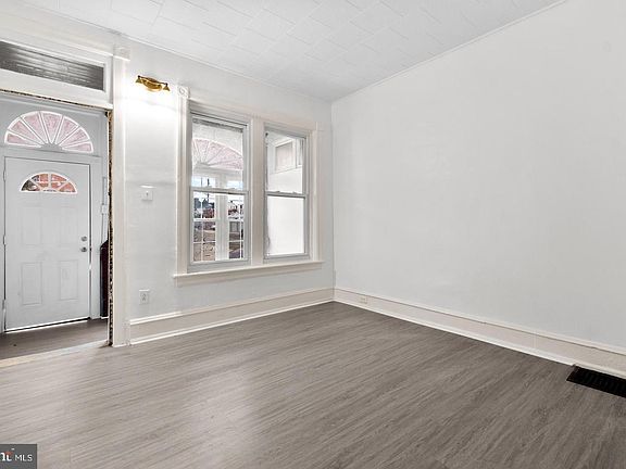 5th image of 344 Middlesex St