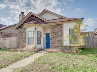 2127 Lonnie Ln, Moore, OK 73170