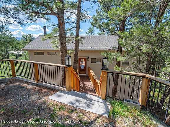 3rd image of 157 Del Monte Dr