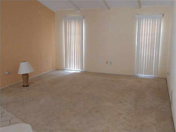 4th image of 323 Rubens Dr