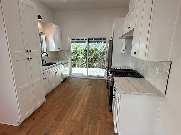 4th image of 4053 Perlita Ave