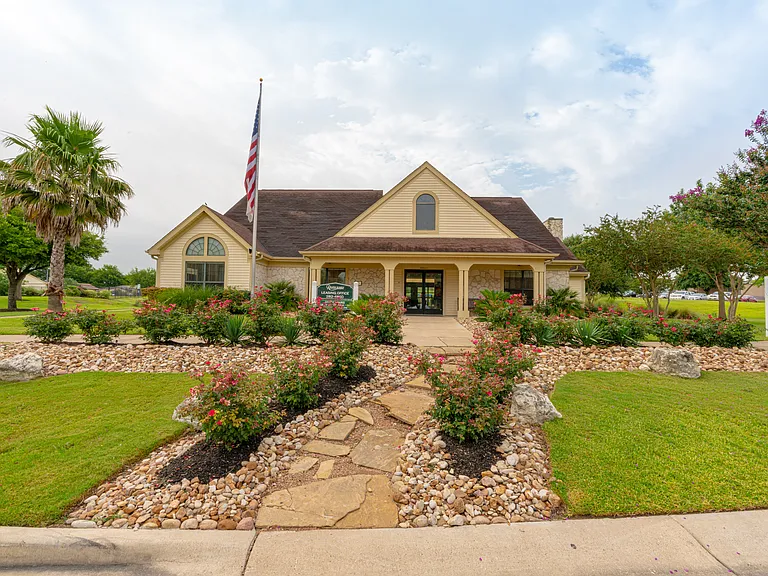 1601 E Slaughter Ln — Photo 1