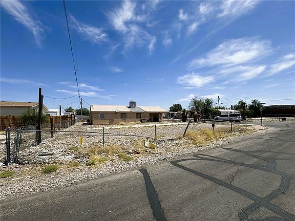 2nd image of 1967 Montclair Drive