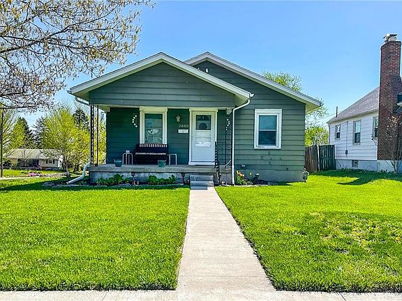 3rd image of 2600 Hazel Ave