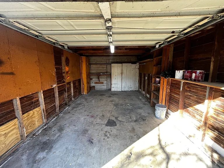411 Marietta St — Photo 33