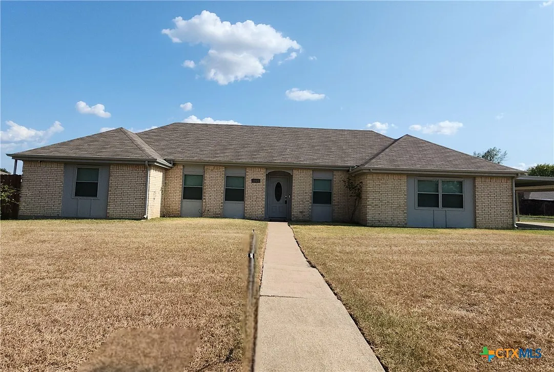 3 bed, 2.0 bath, 2062 sqft, $2,100 — Photo 1