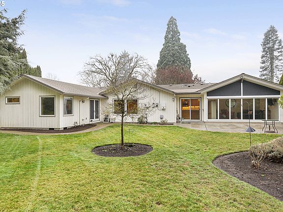 5th image of 809 Manzanita Way