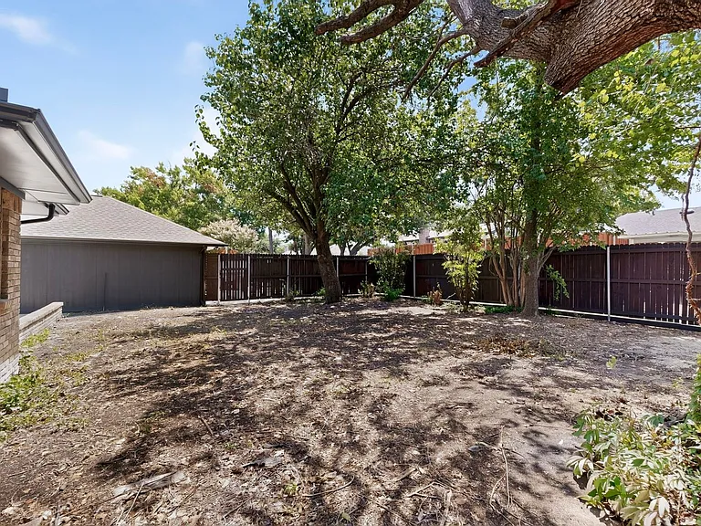 2308 Chamberlain Dr — Photo 48