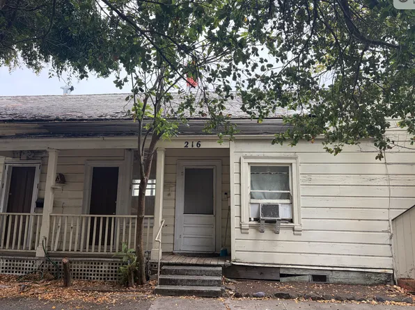 216 4th St #1, Petaluma, CA 94952