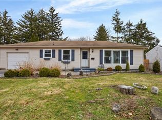 8 Merrydale Dr, Rochester, NY 14624