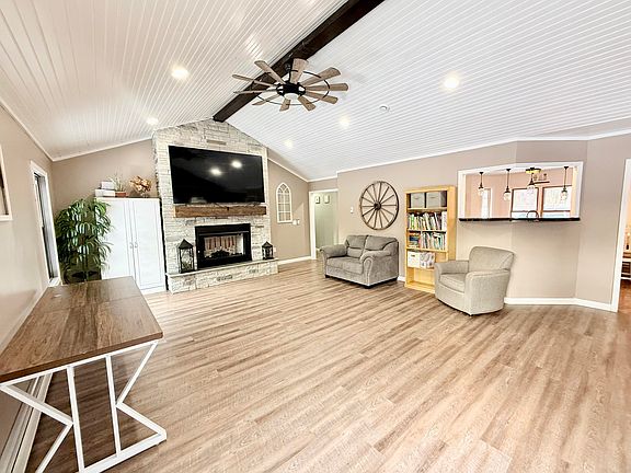 2nd image of 293 Sullivan Rd