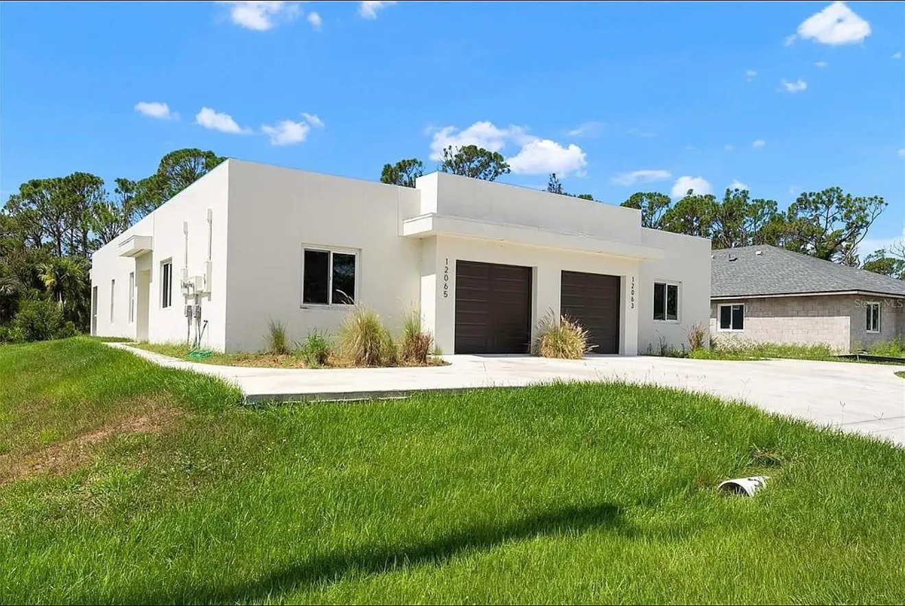 3 bed, 1250 sqft, $1,850 — Photo 1