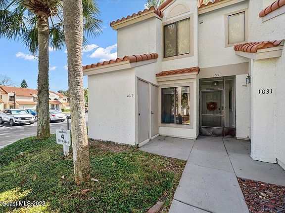 3rd image of 1019 Country Club Dr