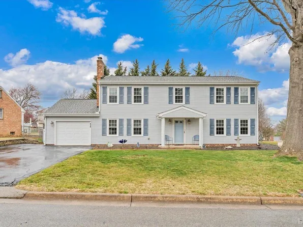 419 Rebecca Ln, Salem, VA 24153