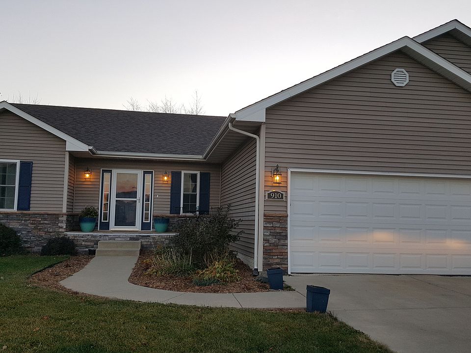 1st image of 910 Bellflower Dr