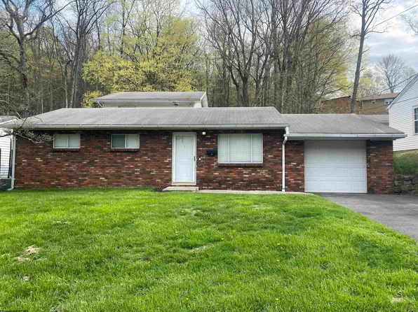 1241 Bellaire St, Fairmont, WV 26554