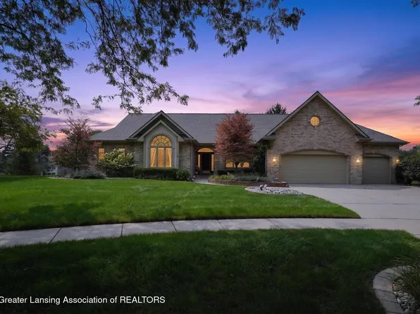 316 Cortina Trl, Lansing, MI 48917