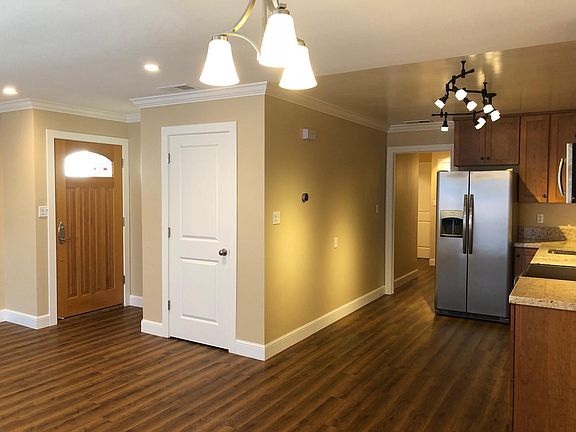 2nd image of 456 Willow Ave