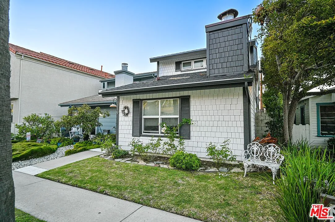 3 bed, 3.0 bath, 1960 sqft, $7,900 — Photo 2