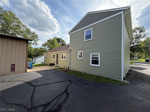 3rd image of 6419 Hampsher Rd