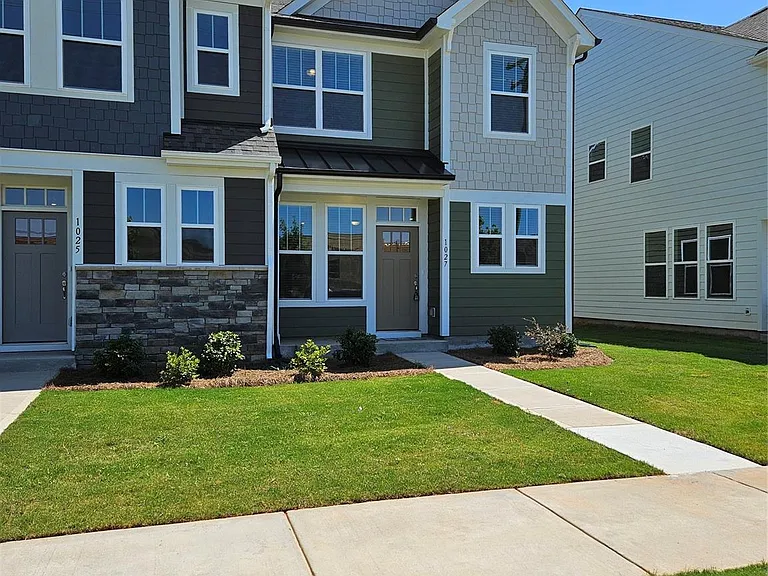 1027 S Point Rd — Photo 1
