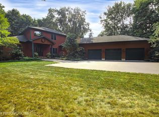 951 Ransom Rd, Valparaiso, IN 46385