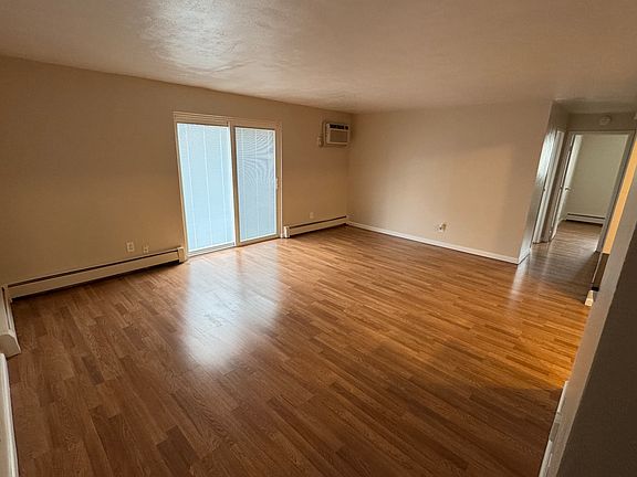 3rd image of 3325 Camvic Ter