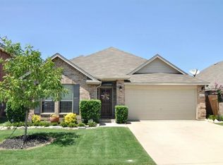 4017 Hollow Lake Rd, Roanoke, TX 76262