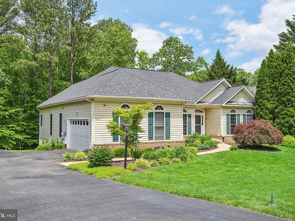 1st image of 30 Monument Dr