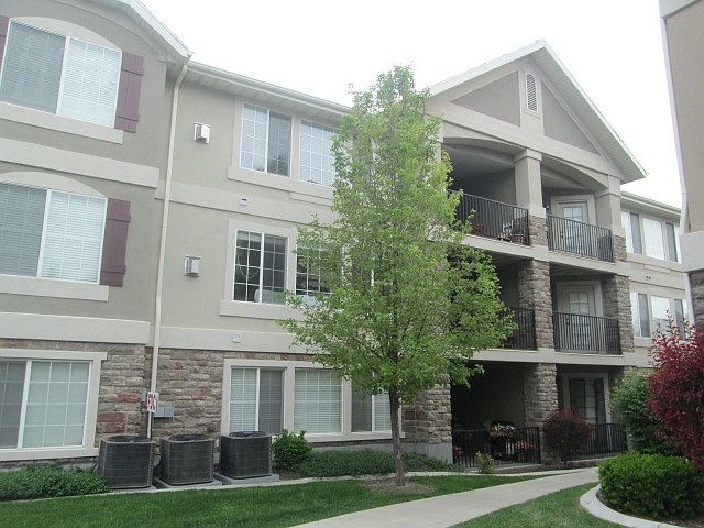 1st image of 123 N 1120 W