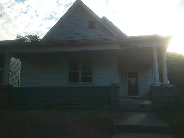 907 S Water St — Photo 1