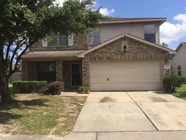 5 bed, 3.0 bath, 2920 sqft, $2,300 — Photo 2