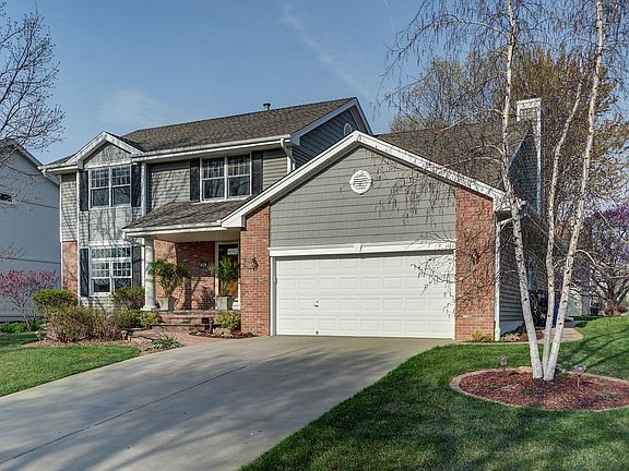 3rd image of 806 Valentine Ln