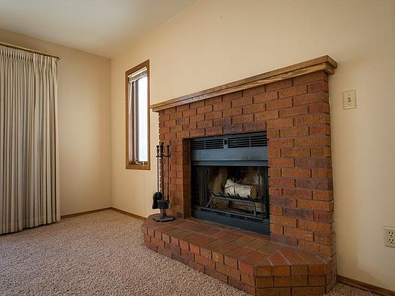3rd image of 1294 Yellowstone Ave APT 4